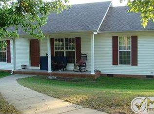 2136 Stowe Ln, Mt Pleasant, TN 38474