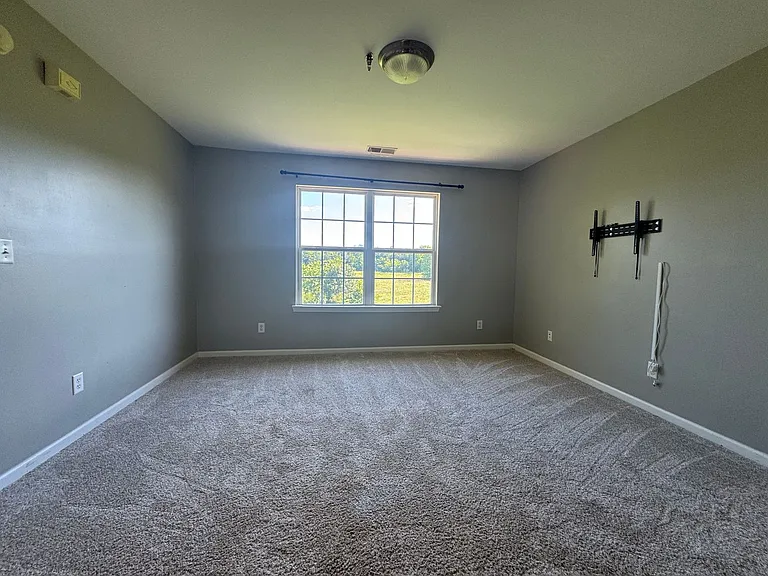 1239 California Dr — Photo 9