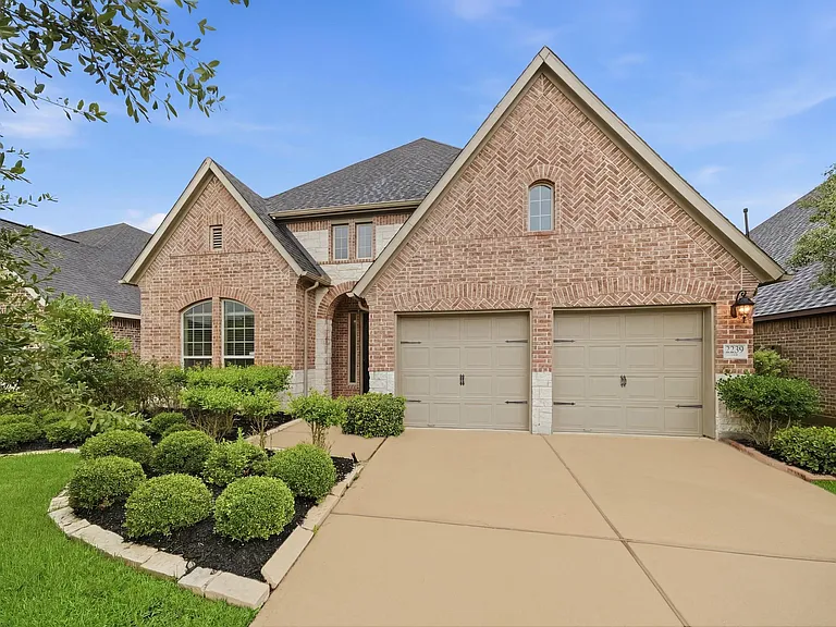 2239 Falcon Brook Dr — Photo 47