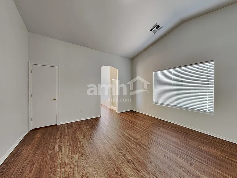 7364 W Ocotillo Rd — Photo 8