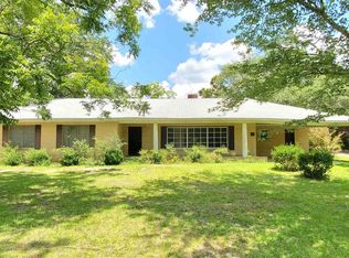 425 S Poplar St, Pembroke, GA 31321