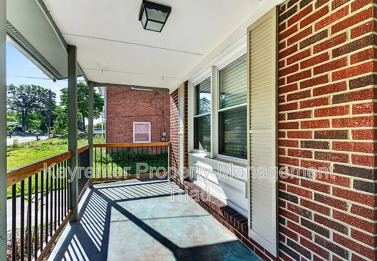 1821 W Meadowview Rd — Photo 39