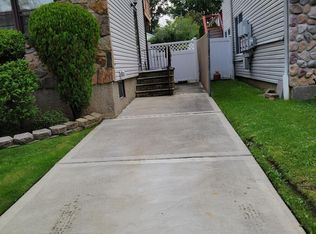 370 Arden Ave, Staten Island, NY 10312