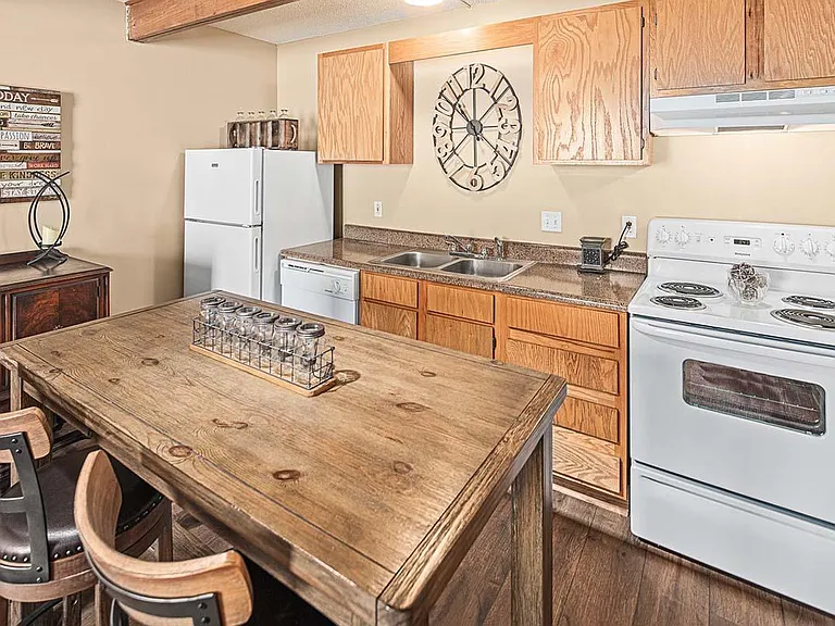 Fairway Meadows Townhomes — Photo 26