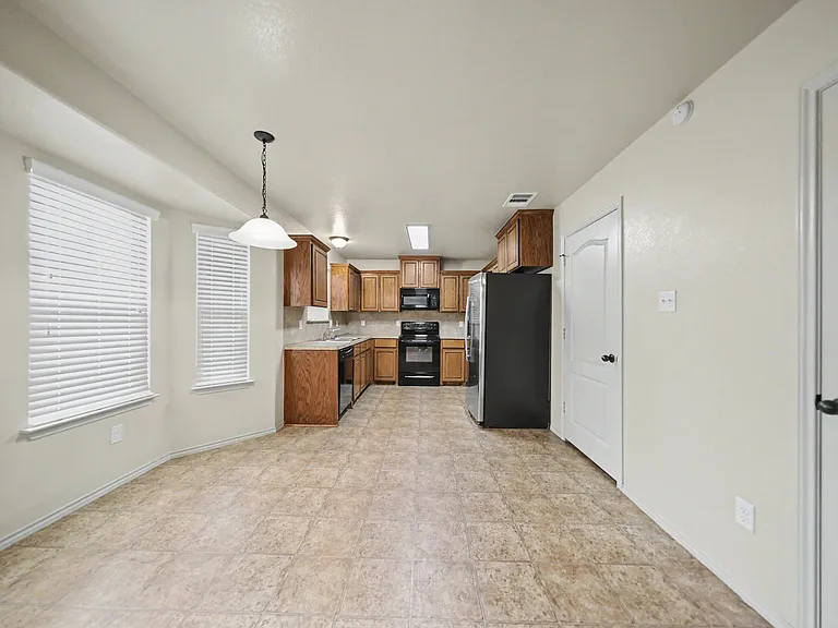 3802 Doffy Dr — Photo 5