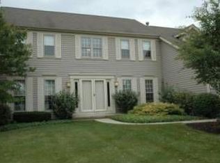 911 Ambria Dr, Mundelein, IL 60060