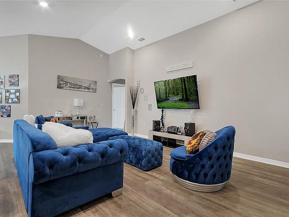 5th image of 1042 Corso Dr