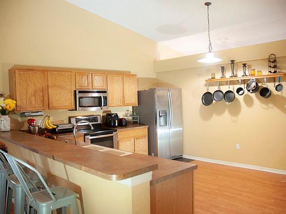 5th image of 1132 Galgano Ave
