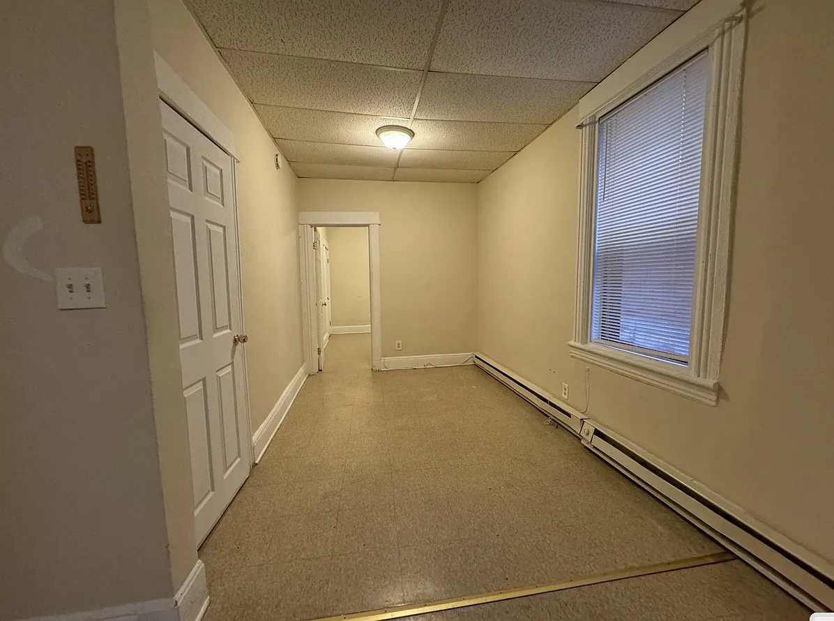 2 bed, 900 sqft, $2,000 — Photo 3