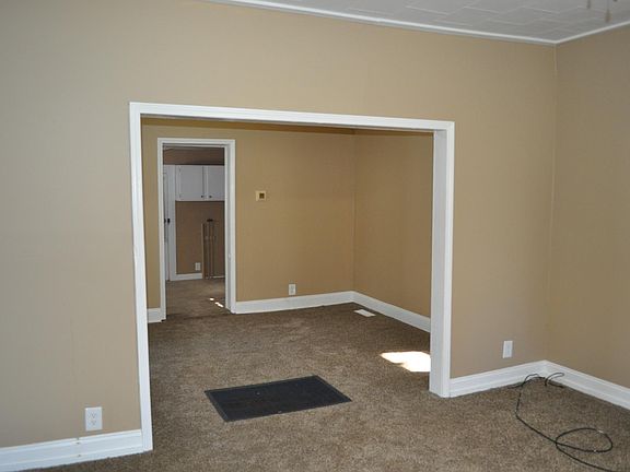 3rd image of 716 N 24th St