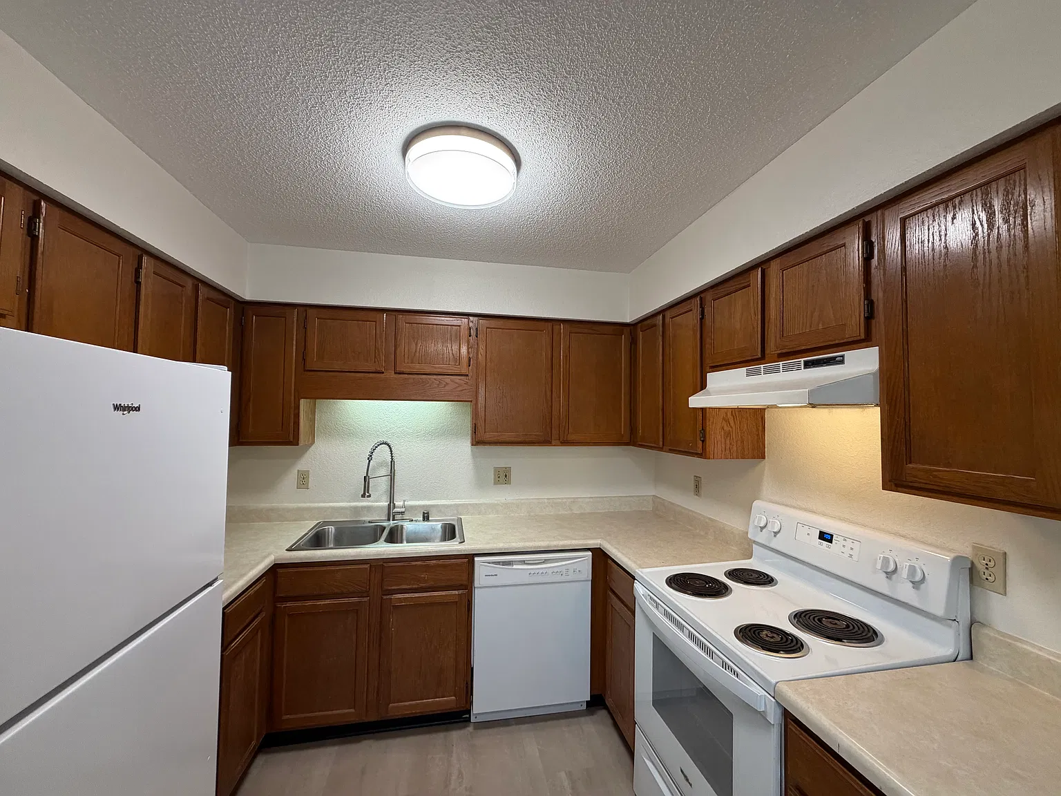 1490 Tower Dr. — Photo 4