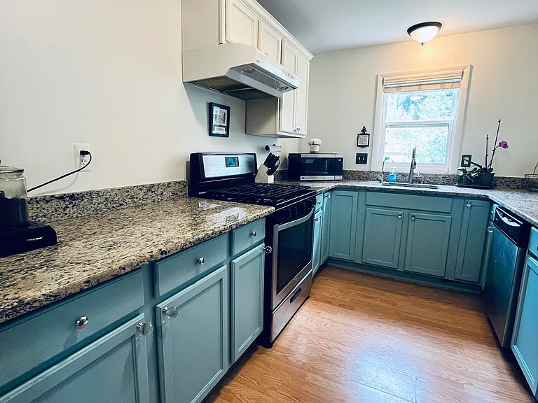 42514 Hammill Ln — Photo 5