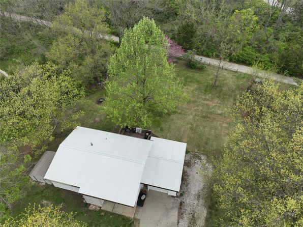 520 Lakeview Dr, Lamoni, IA 50140