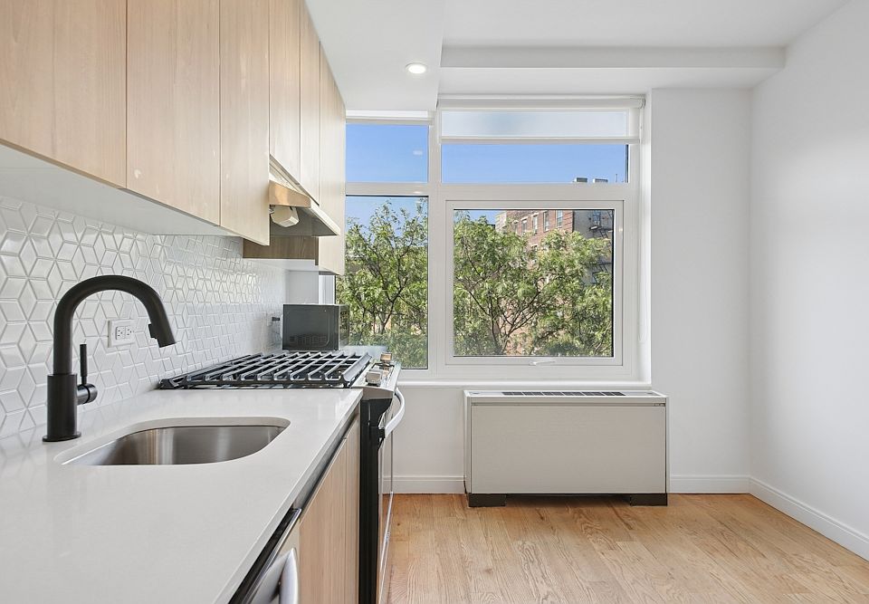 1st image of 1277 E 14th St APT 103B
