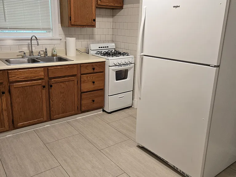3427 W Franklin St — Photo 12