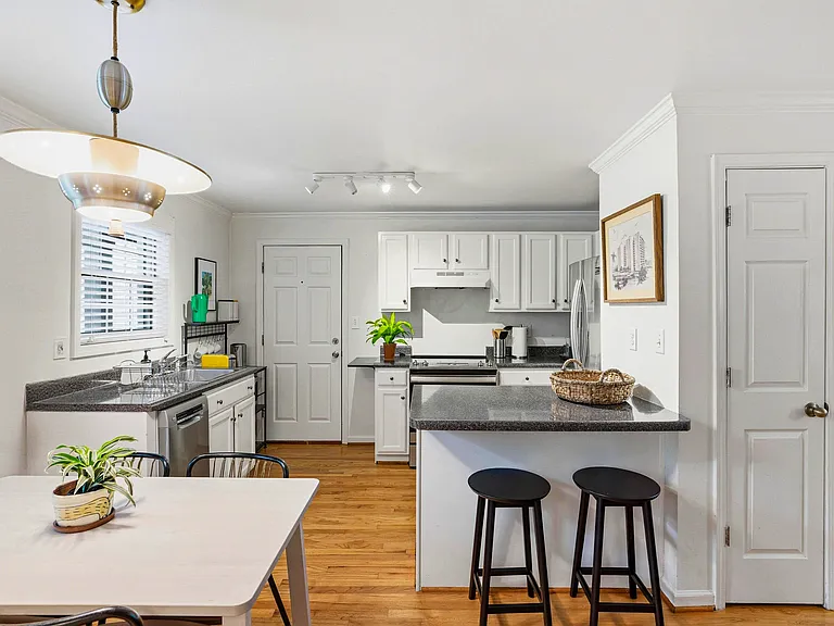 410 Candler Park Dr #B-3 — Photo 10
