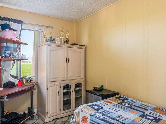 3rd image of 2710 El Dorado Dr #B