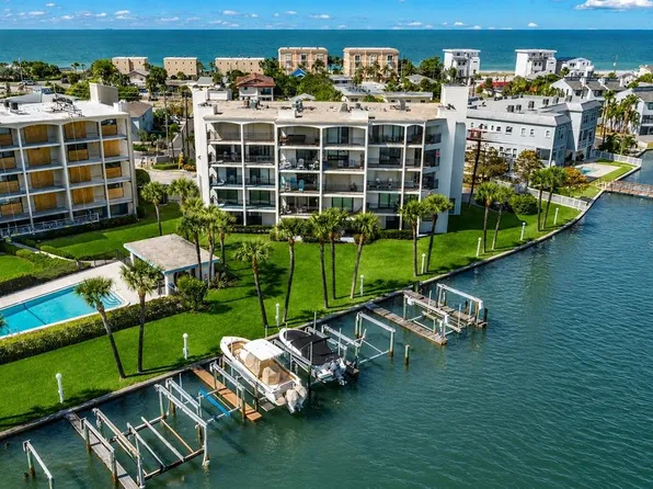 9825 Harrell Ave APT 404, Treasure Island, FL 33706