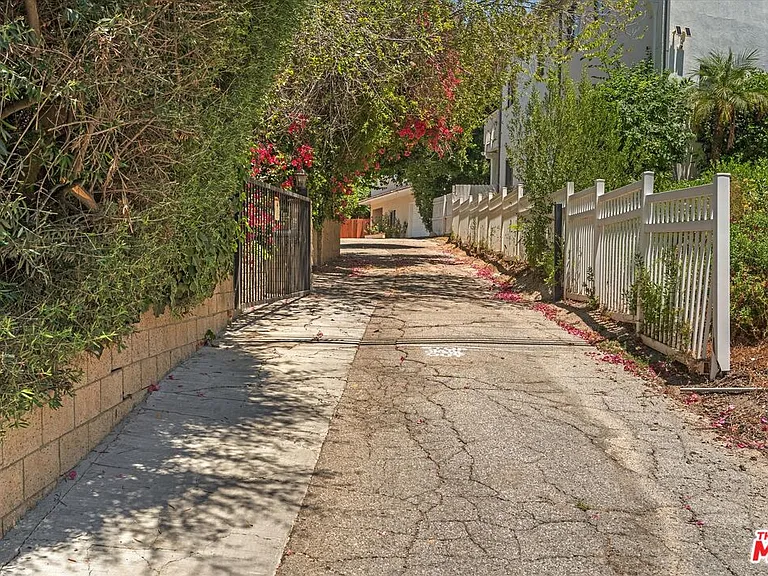 5216 Sale Ave — Photo 3