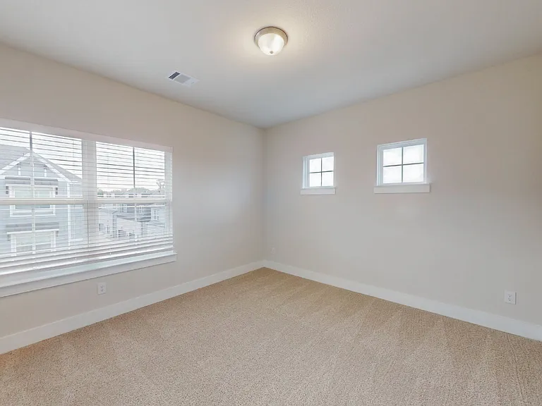 832 Concan Dr — Photo 11