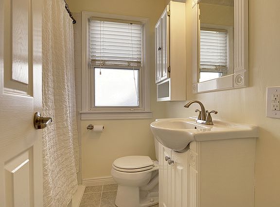 3rd image of 3531 2.5 St NE