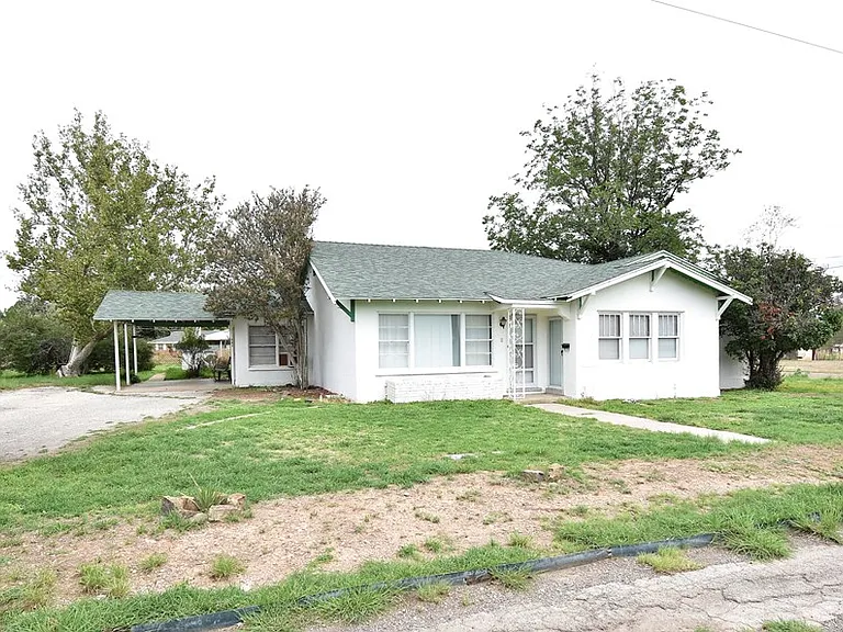 207 E Stockton Ave — Photo 15