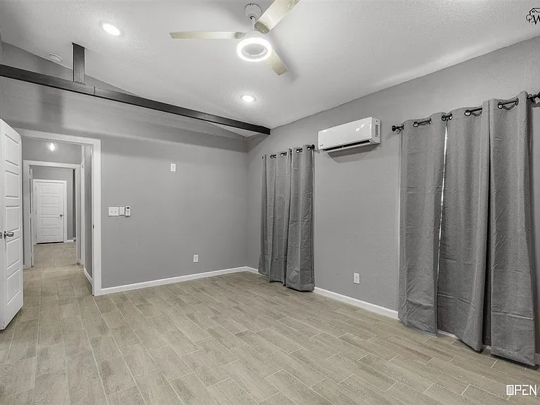 2805 Avenue I — Photo 19