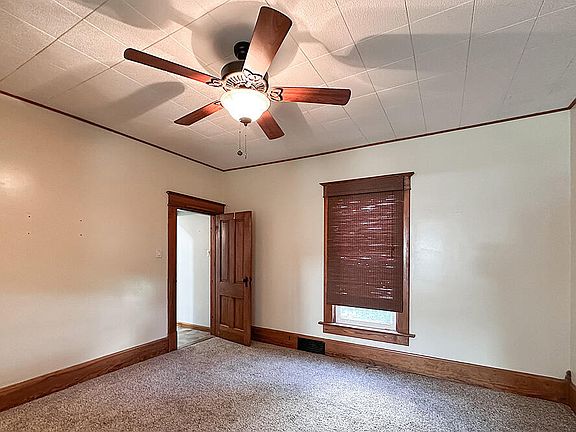 5th image of 304 Country St