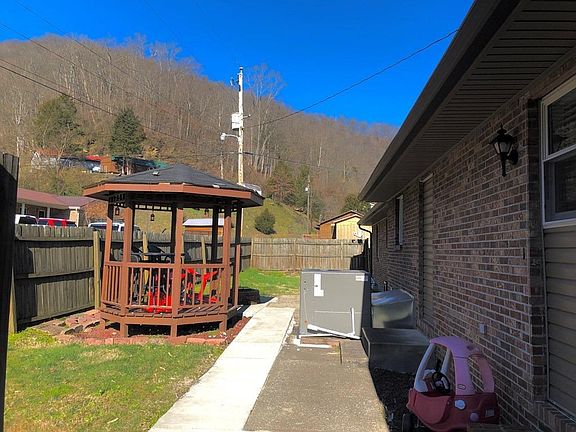 2nd image of 14 Leatherwood Ln