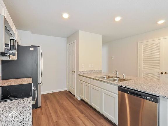 3rd image of 16 Seoane Pl