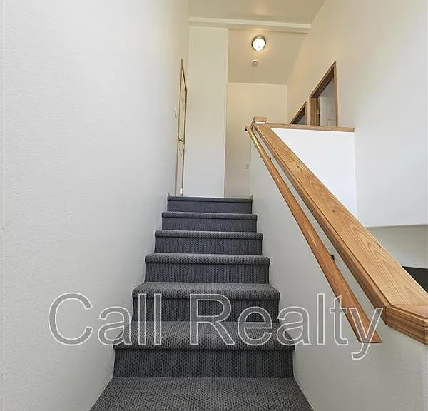 1021 N Malvern Rd — Photo 7