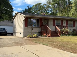 1590 Maddox St, West Bloomfield, MI