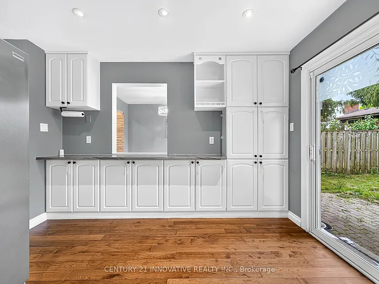154 Fanshawe Dr — Photo 15