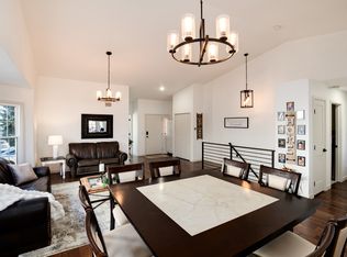 4945 Greenwich Ln, Highlands Ranch, CO 80130