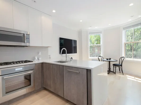 53 Rutland Sq Floor 2, Boston, MA 02118
