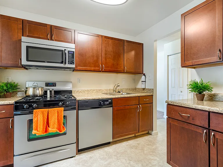 Annapolis Roads Apartments — Photo 11