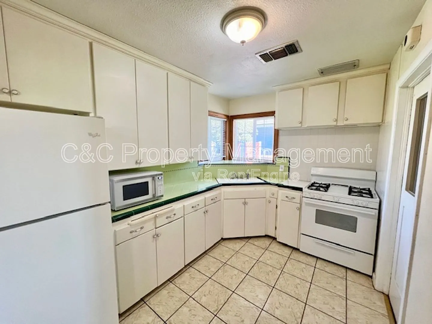 2 bed, 1.0 bath, 891 sqft, $1,500 — Photo 4