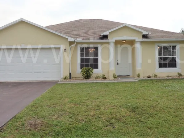 2461 SW Waikiki St, Port Saint Lucie, FL 34953