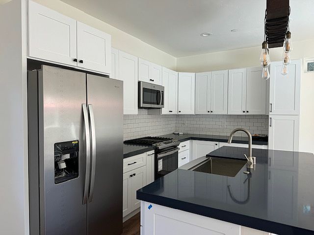 1st image of 940 Horn Ave