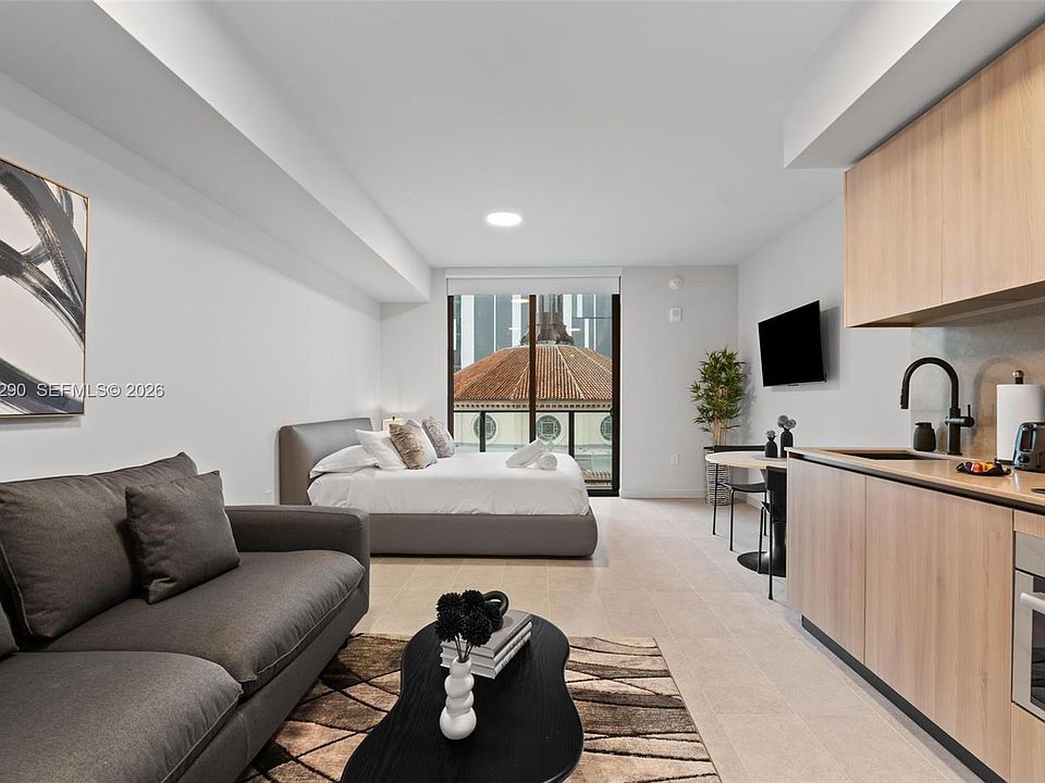 1st image of 121 NE 5th St #607