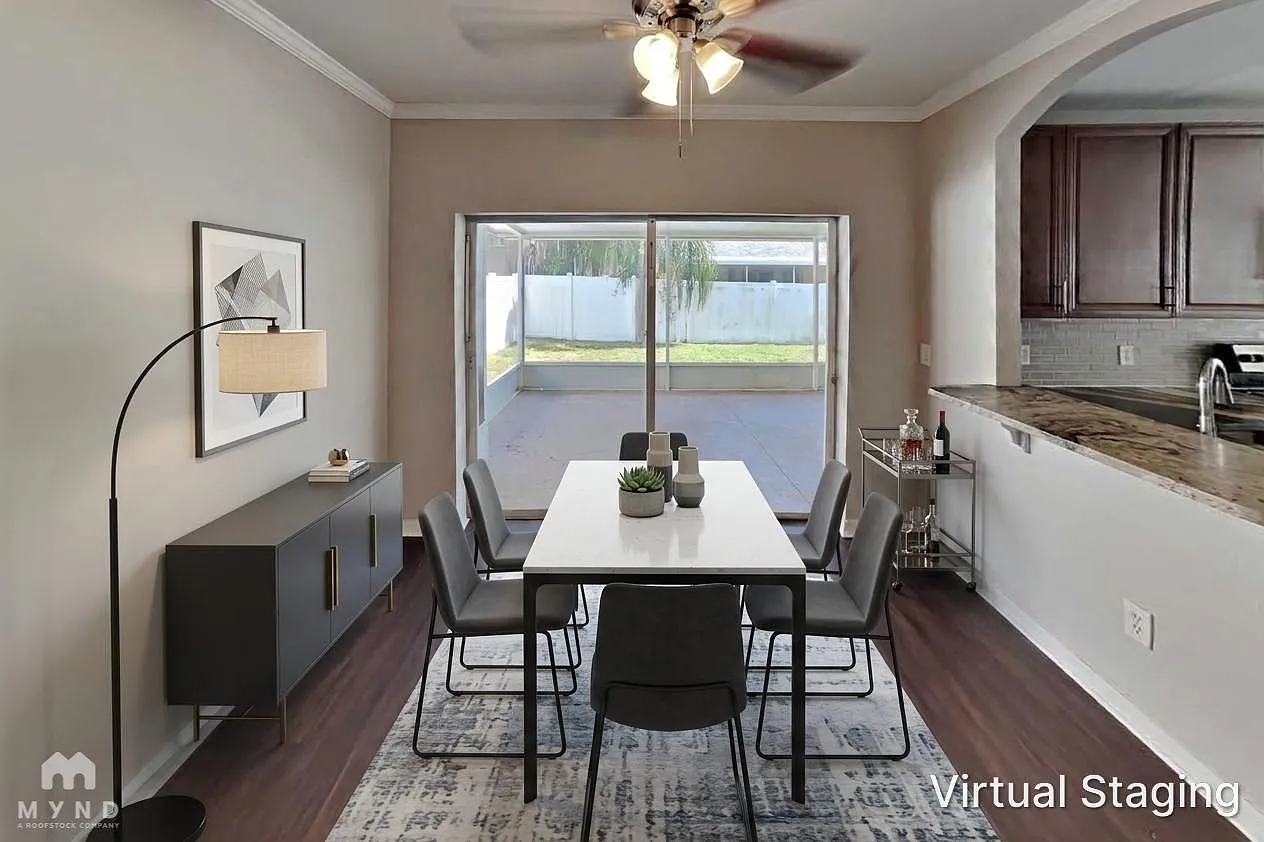 4 bed, 2.5 bath, 2112 sqft, $2,549 — Photo 4