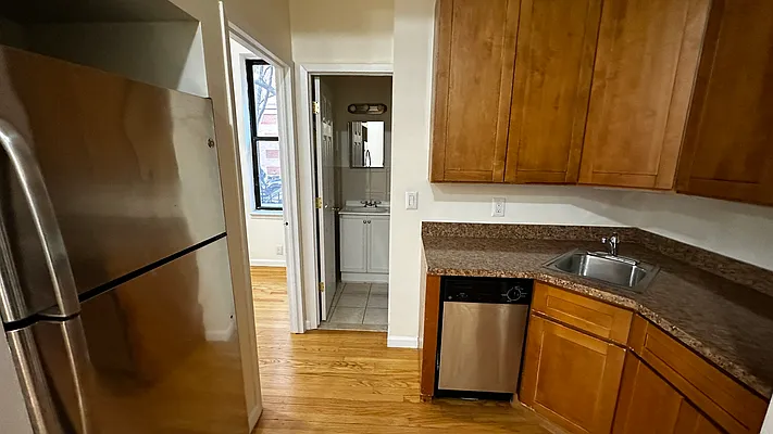 Rented by HOLTON REAL ESTATE INC. | media 19