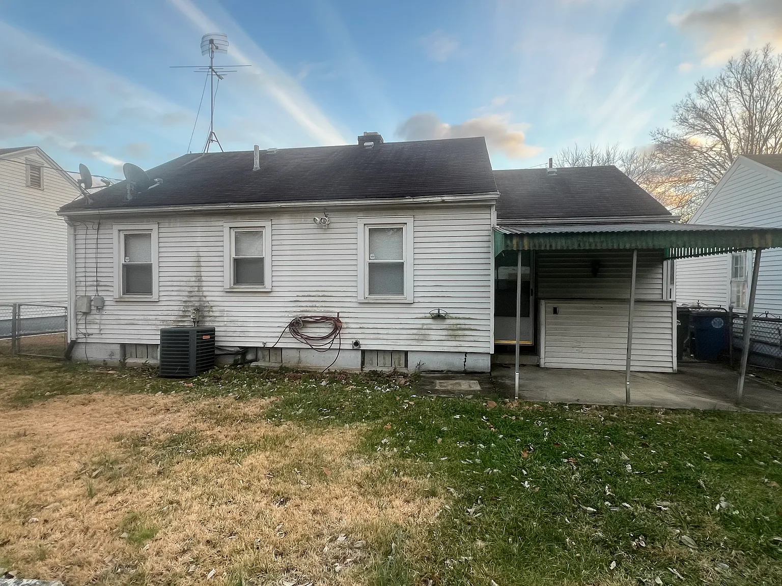 4425 Saint James Ave — Photo 2