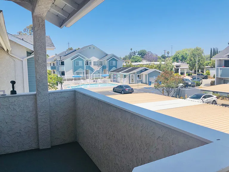 Reed and Brooke Apartments — Photo 11