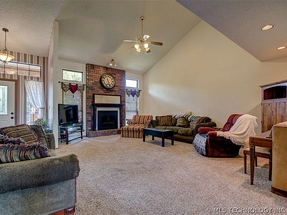 3rd image of 1413 E 136th St