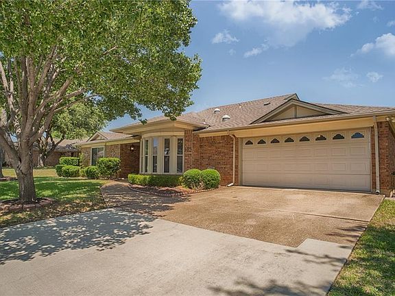 4th image of 7316 Shady Hollow Ln