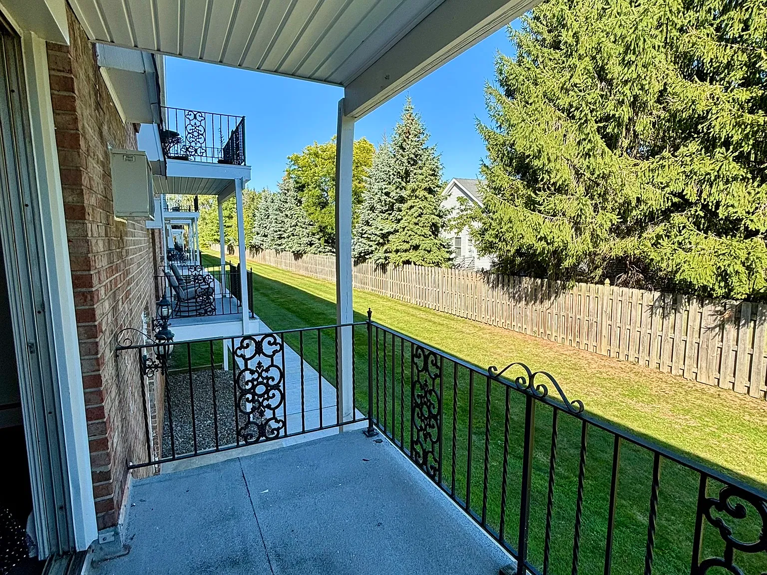 Losson Garden Apartments — Photo 4