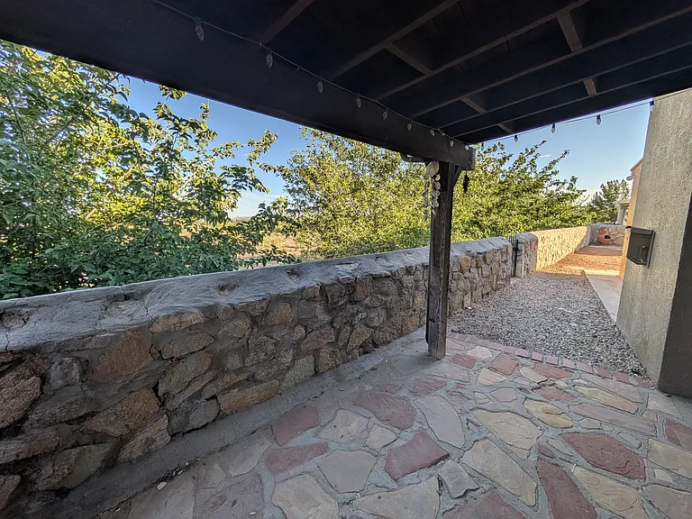 805 Bonnie Ct — Photo 9