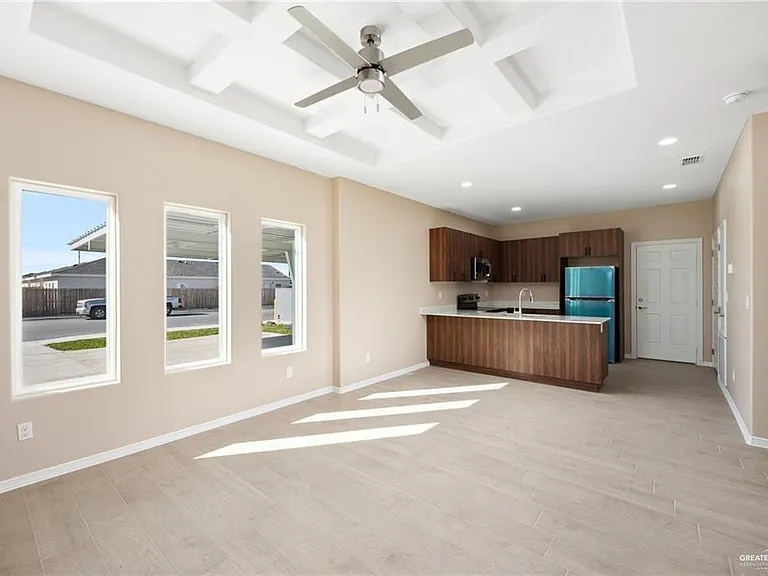 914 N Spruce St #4 — Photo 3