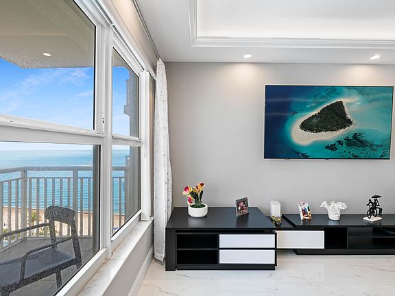 2nd image of 3850 Galt Ocean Dr APT 1109